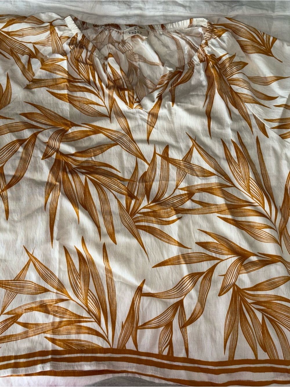 Ember Women’s Plus Size XL White Gold Palm Leaf Print Blouse Top Elastic Cuffs